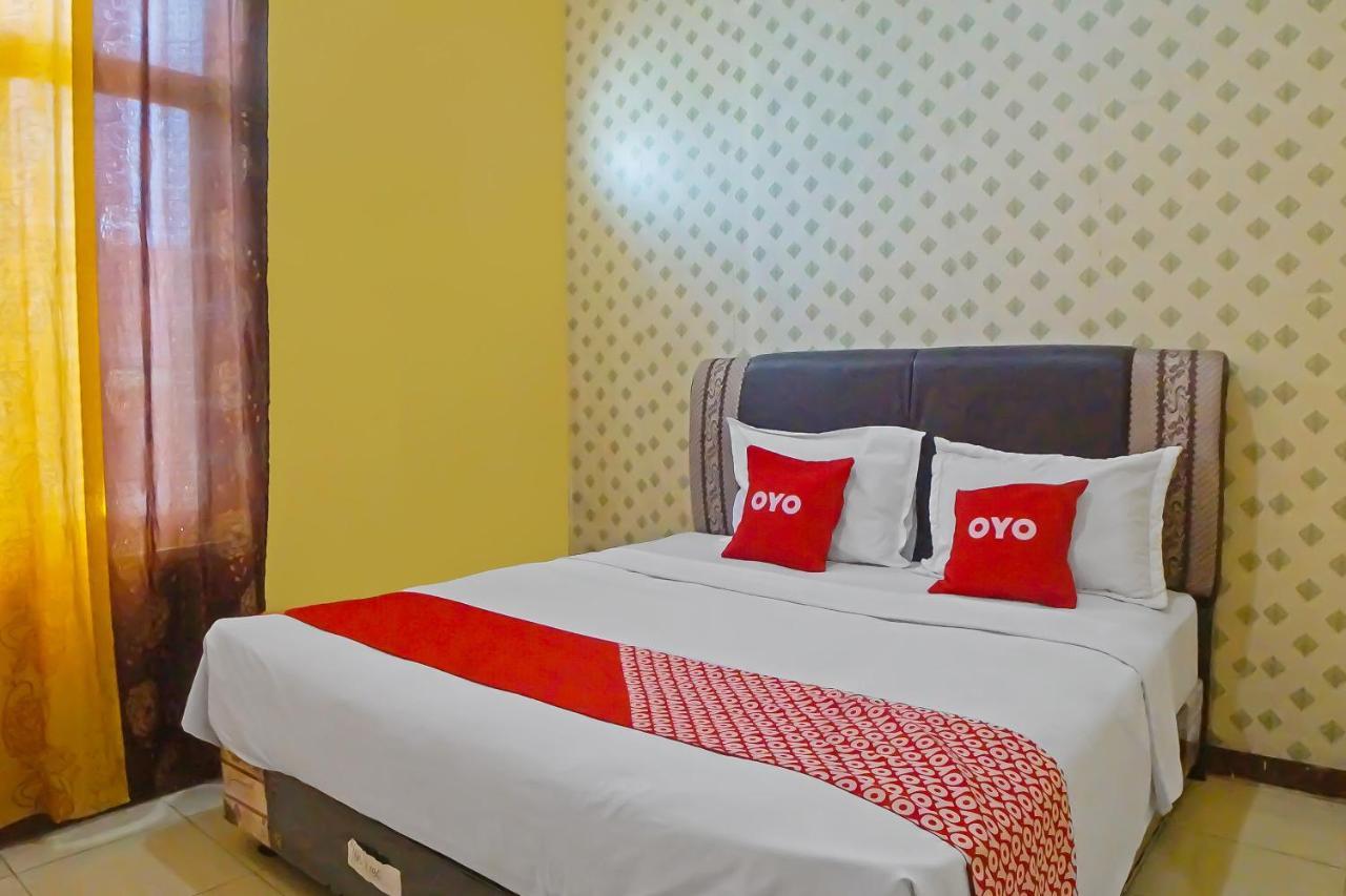 Hotel Reddoorz At Jalan Japaris Medan Exterior foto