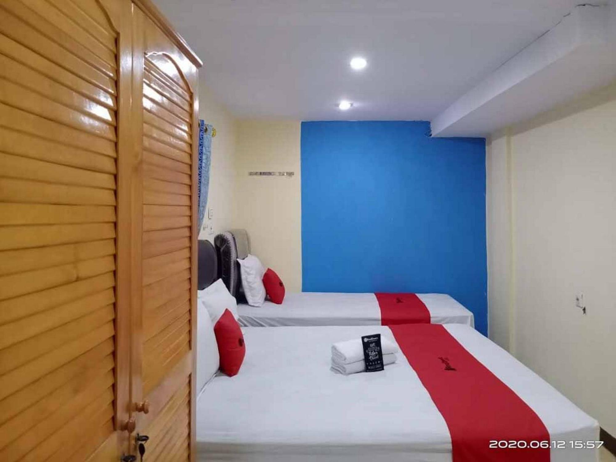 Hotel Reddoorz At Jalan Japaris Medan Exterior foto